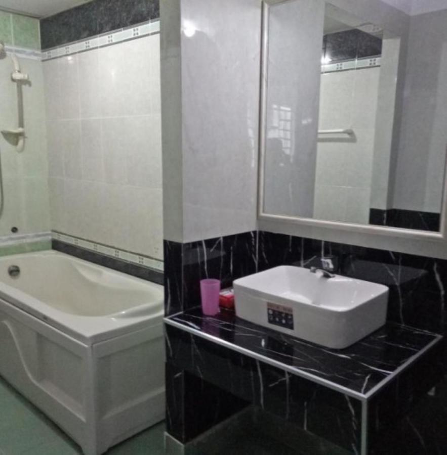 Duc Long Hotel Ho Chi Minh City Exterior photo